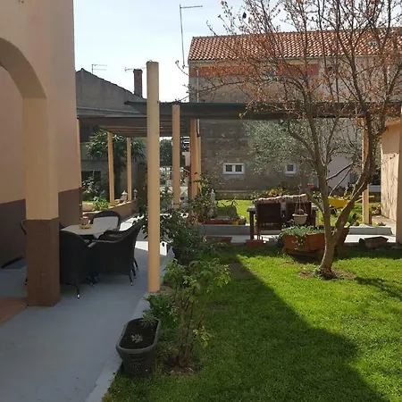 Palma 2 Sveti Filip i Jakov
