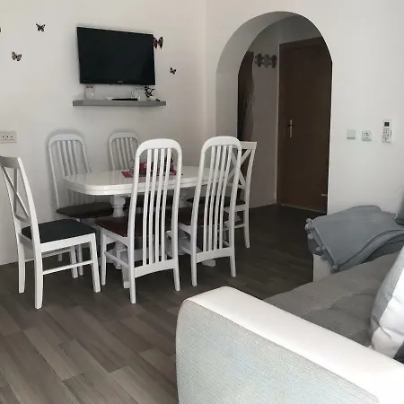 Palma 2 Apartamento Sveti Filip i Jakov